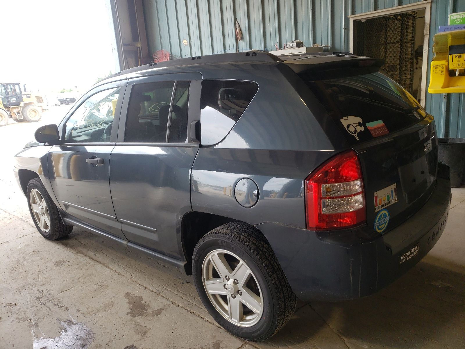 3 of 1J8FT470X8D734463 Jeep Compass 2008