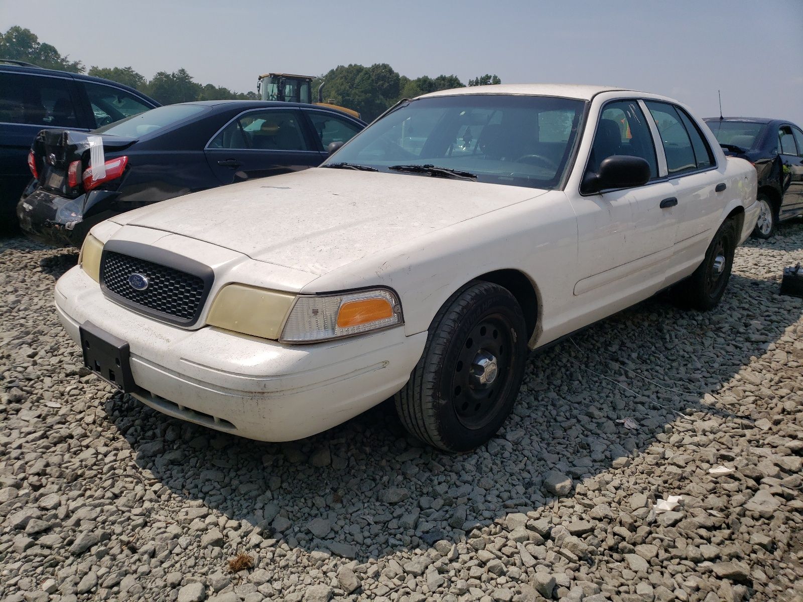 2 of 2FAFP71W03X139140 Ford Crown Victoria 2003