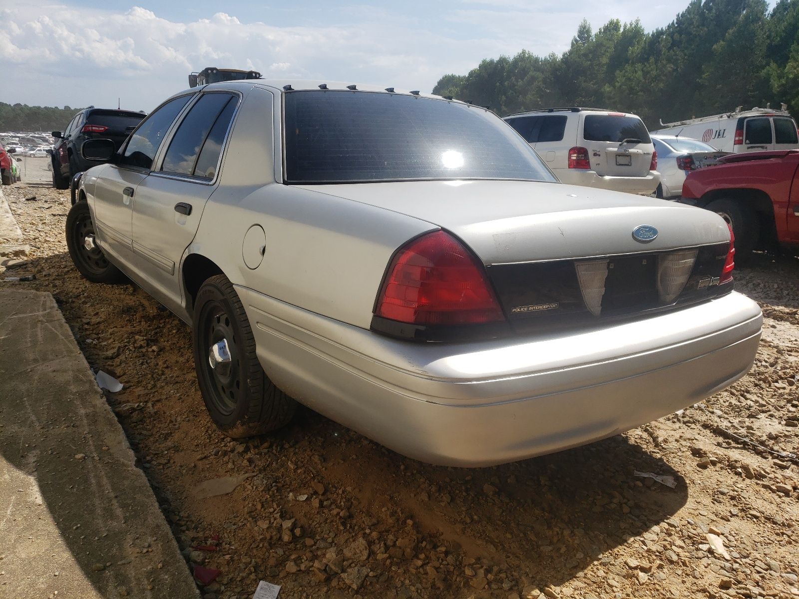 3 of 2FABP7BV1AX101756 Ford Crown Victoria 2010