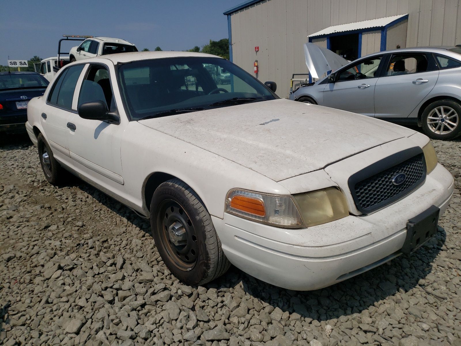 1 of 2FAFP71W03X139140 Ford Crown Victoria 2003